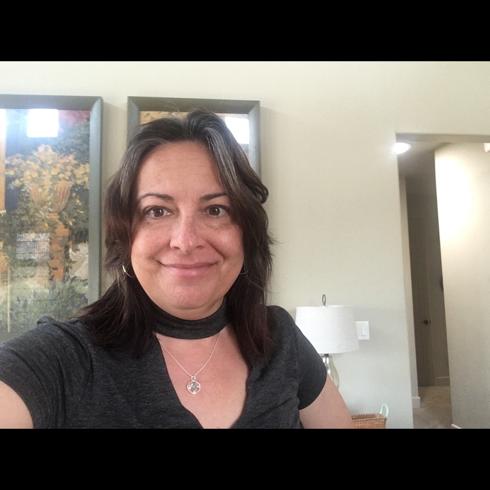 Meet your Posher, Elizabeth